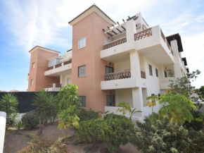 Comfortable apartment on the golf course near the beach and activities